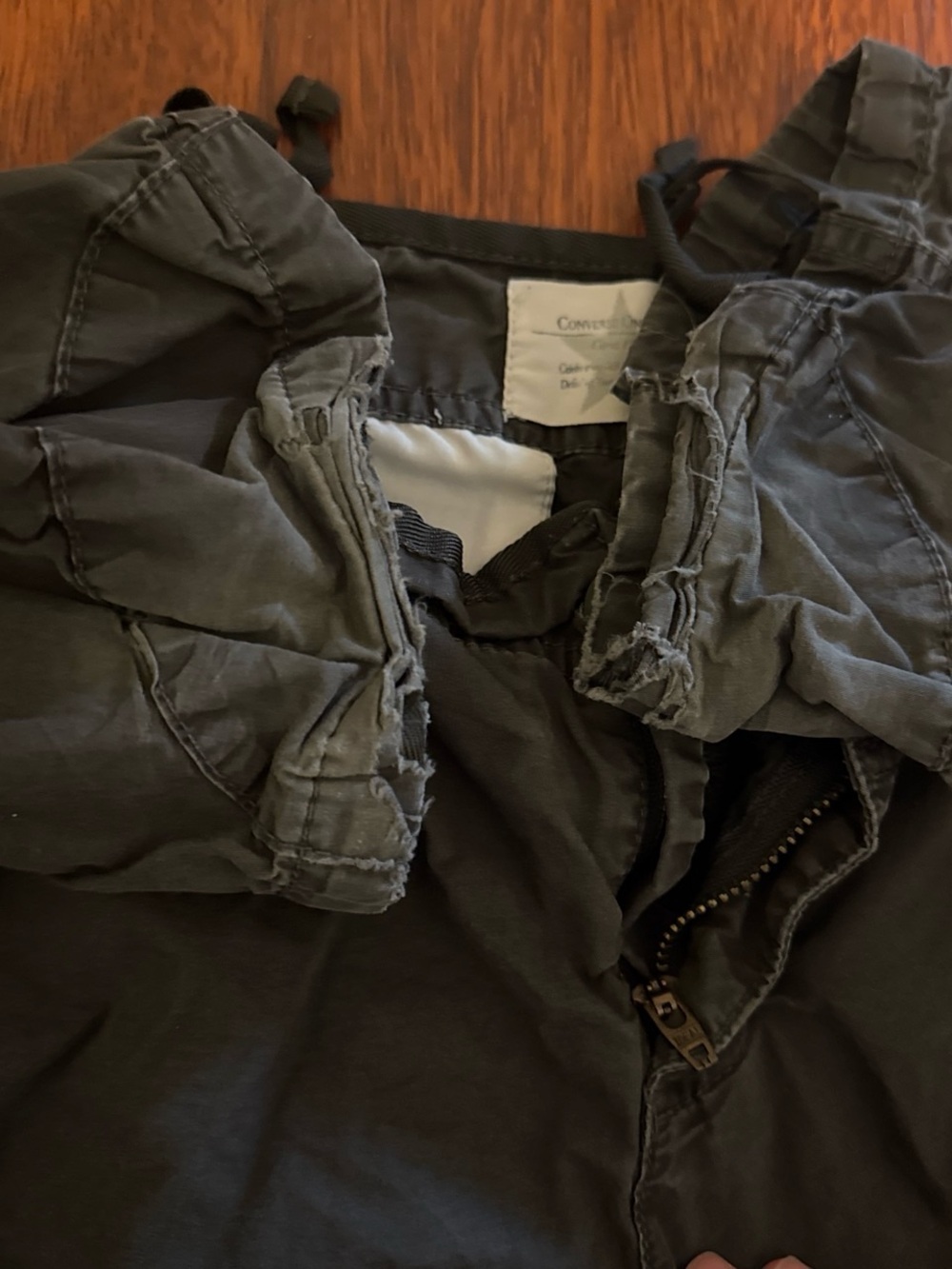 Converse women’s  Olive Green Cargo Pants - Picture 3 of 4